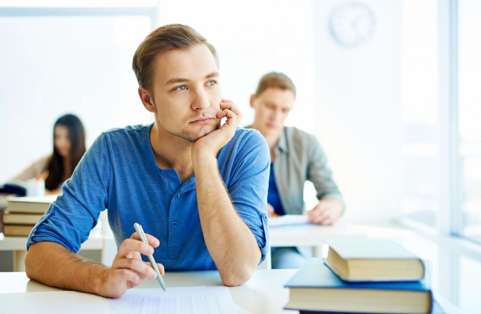 Sesi praktek menggunakan data finansial real